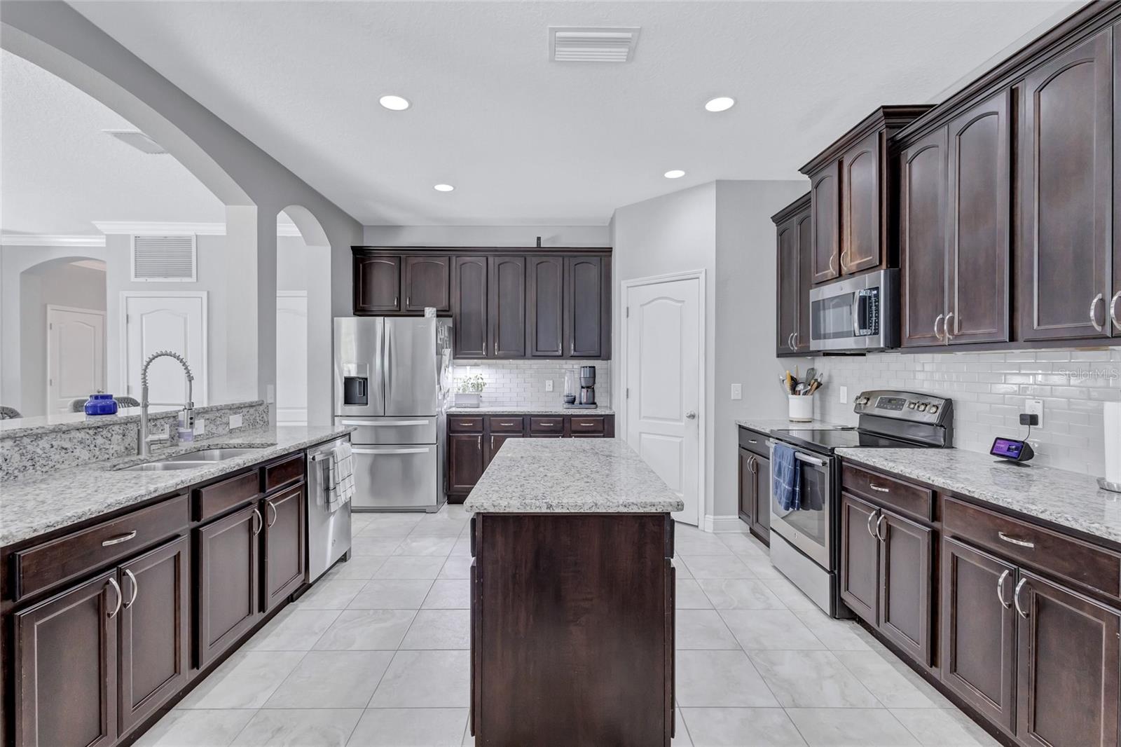 Image 13 of 52 For 3412 Cass Street