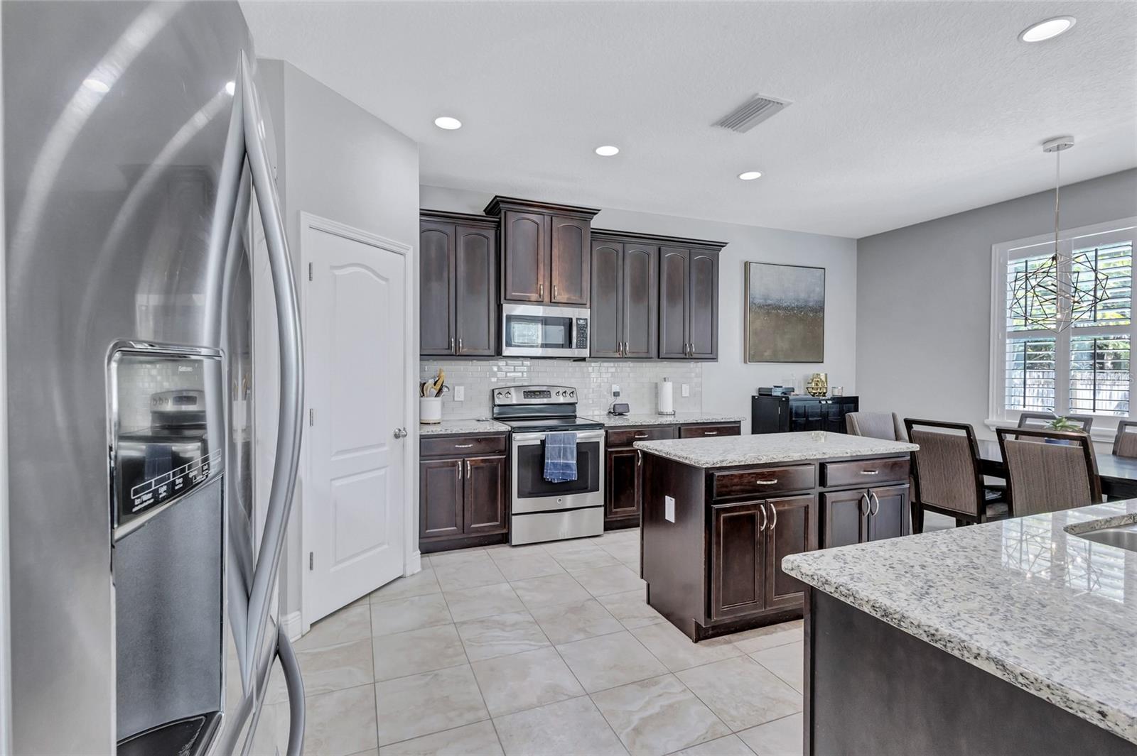 Image 16 of 52 For 3412 Cass Street