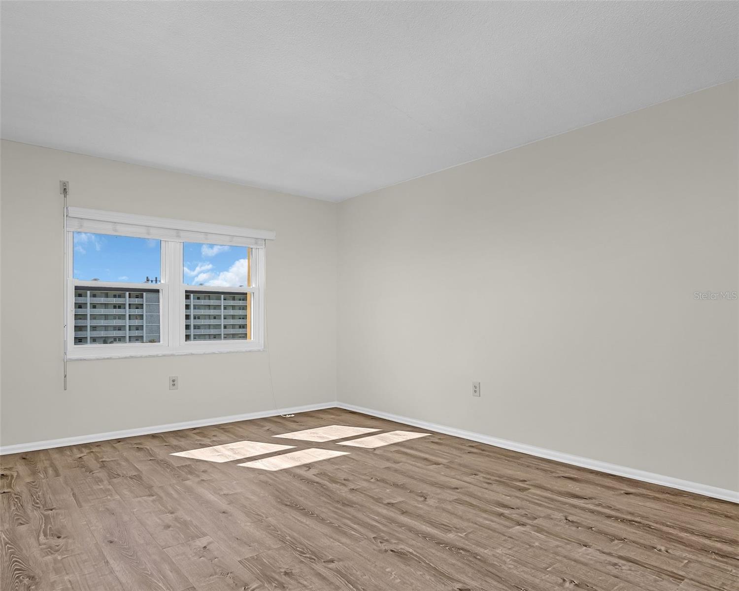 Image 20 of 32 For 9 Haig Place 612