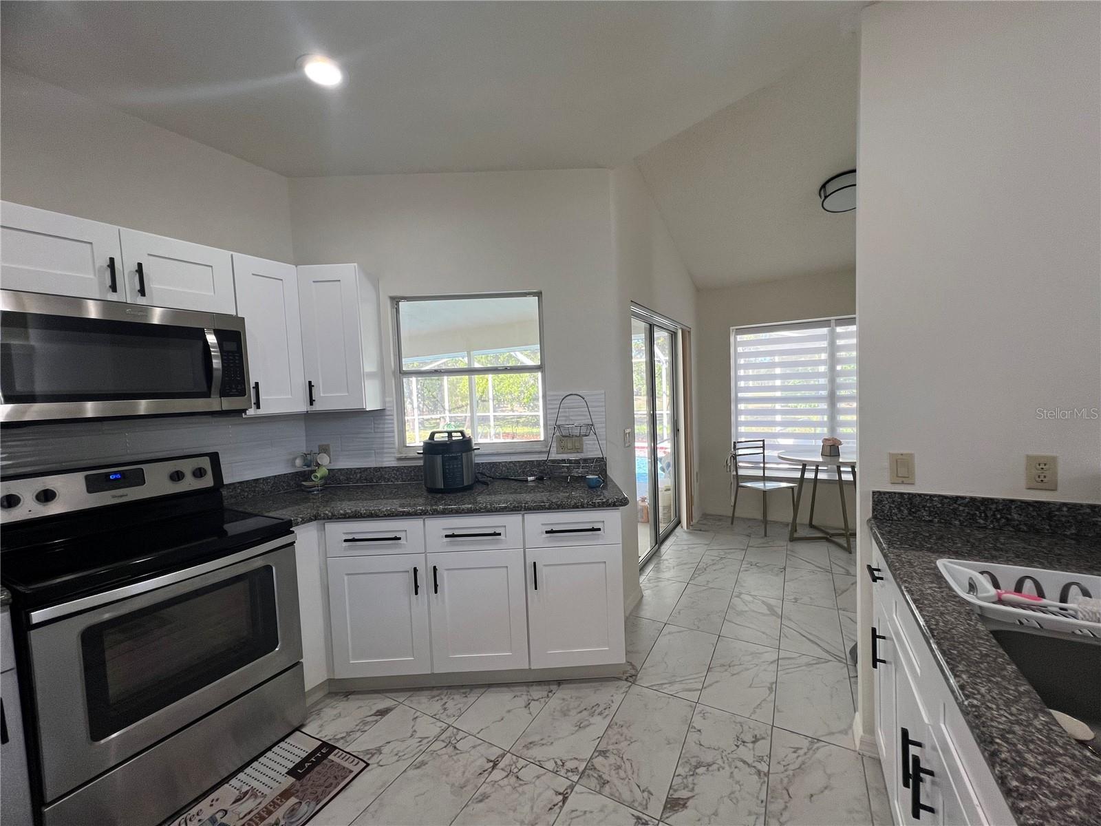 Listing photo id 12 for 14189 Cornewall Lane