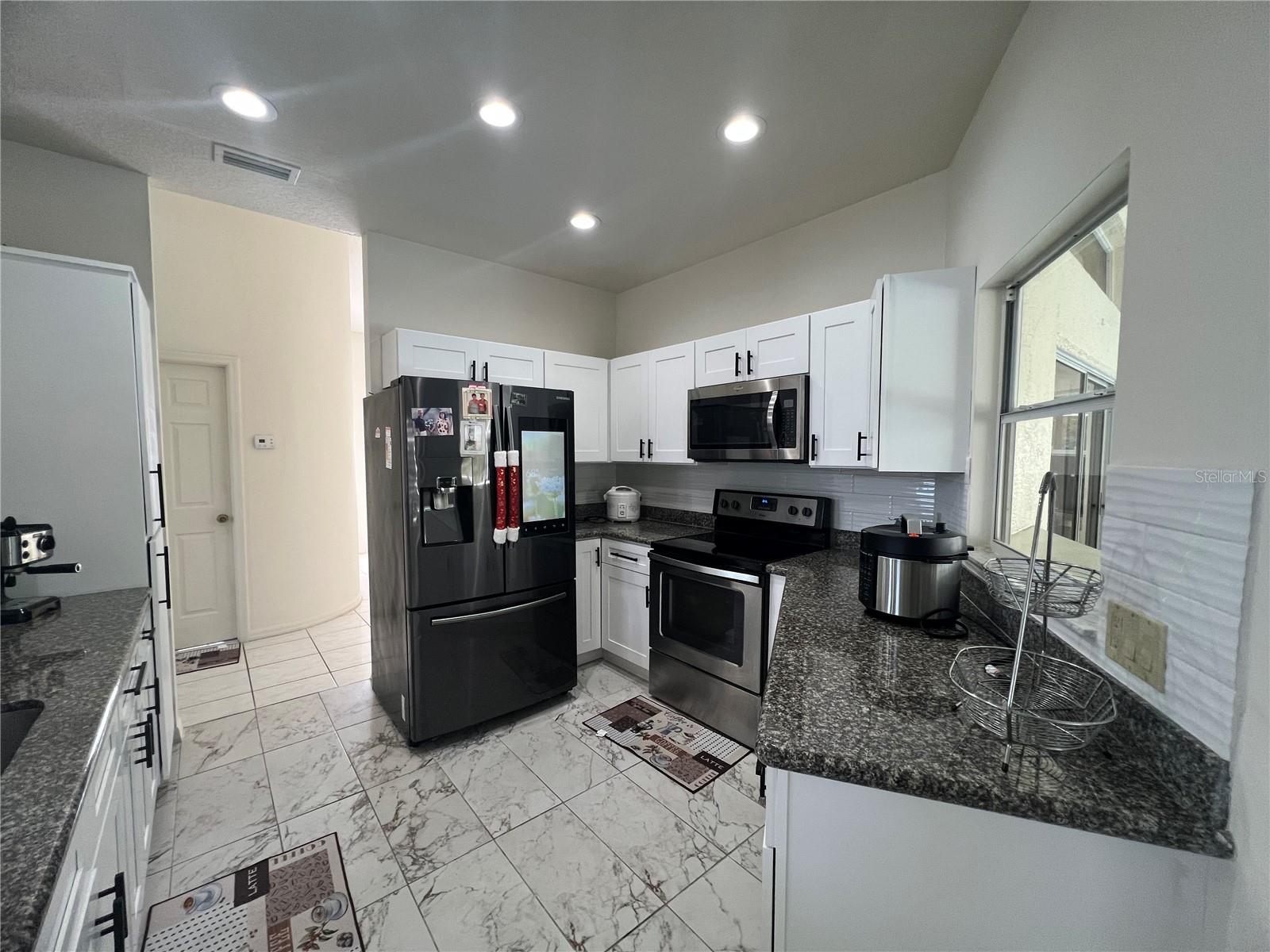 Listing photo id 13 for 14189 Cornewall Lane