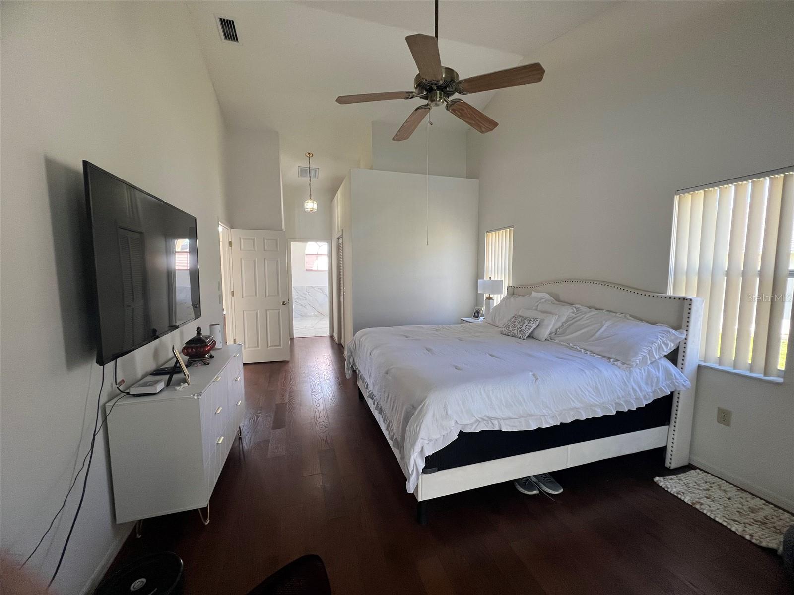 Listing photo id 16 for 14189 Cornewall Lane