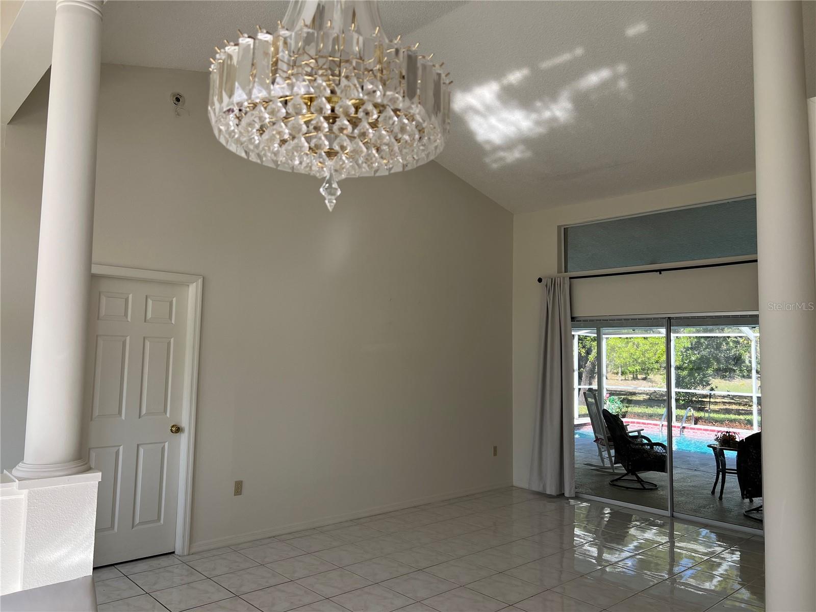 Listing photo id 6 for 14189 Cornewall Lane