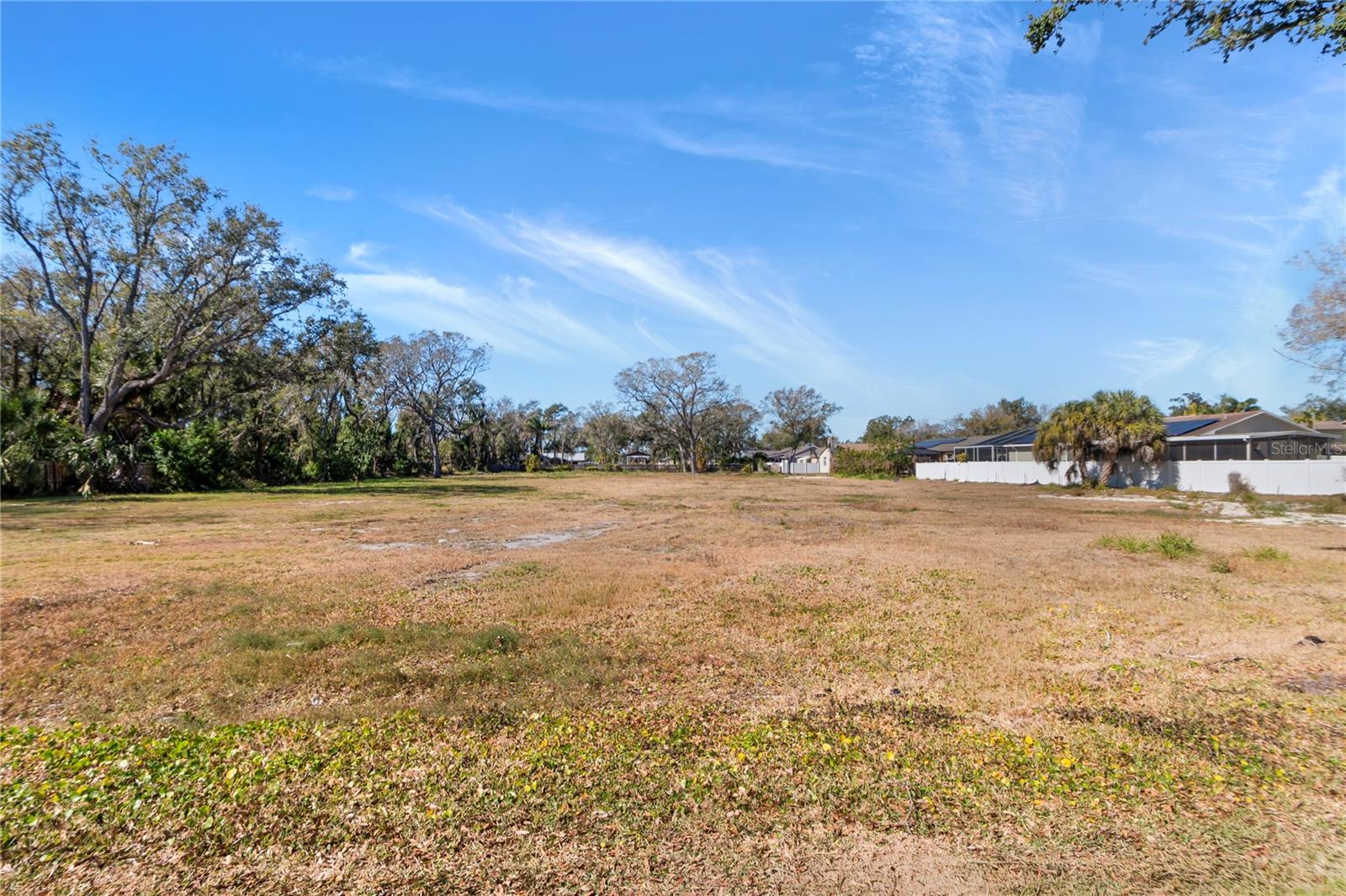 Listing photo id 6 for 11050 59th Street N