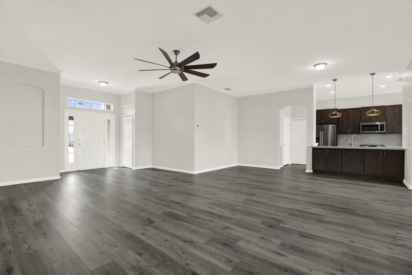 Image 6 of 68 For 11013 Torrey Pines Court