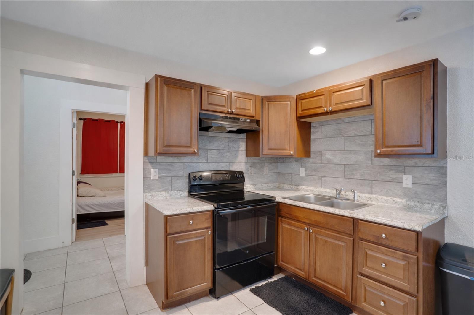 Listing photo id 17 for 316 Columbus Drive