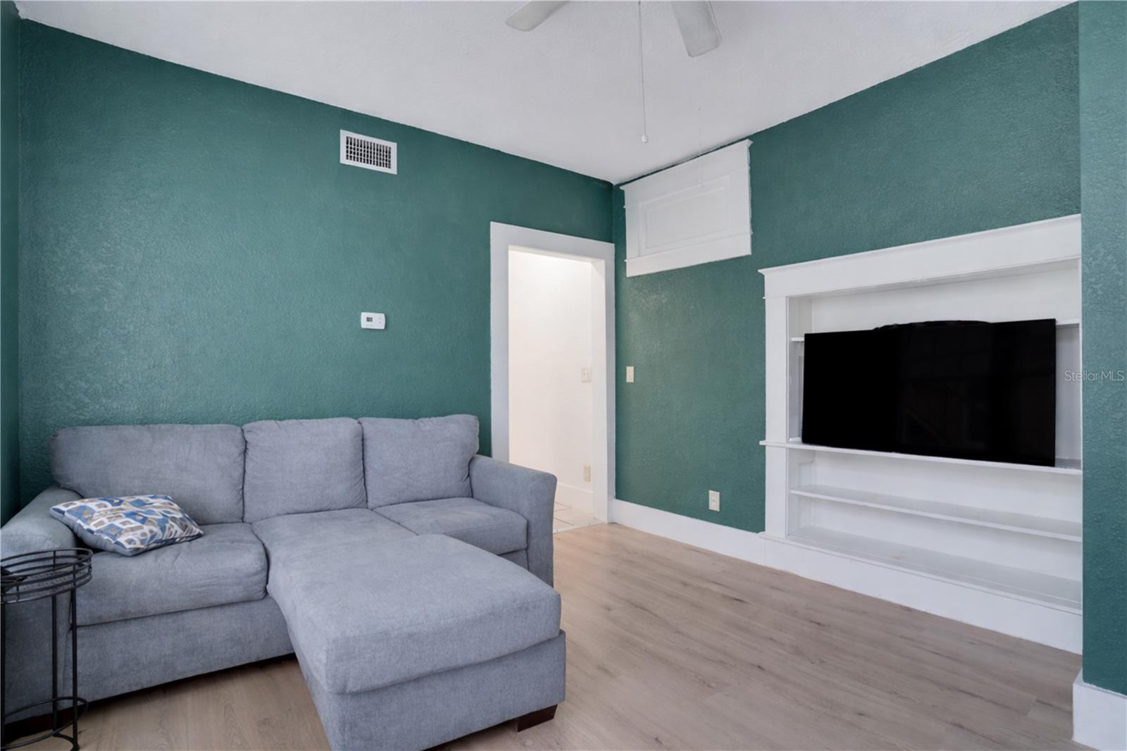 Listing photo id 20 for 316 Columbus Drive