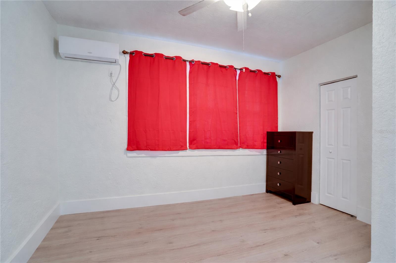 Listing photo id 21 for 316 Columbus Drive