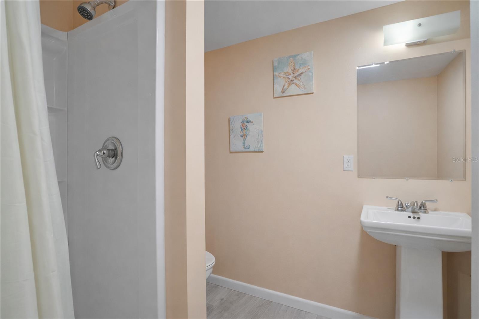 Listing photo id 28 for 316 Columbus Drive