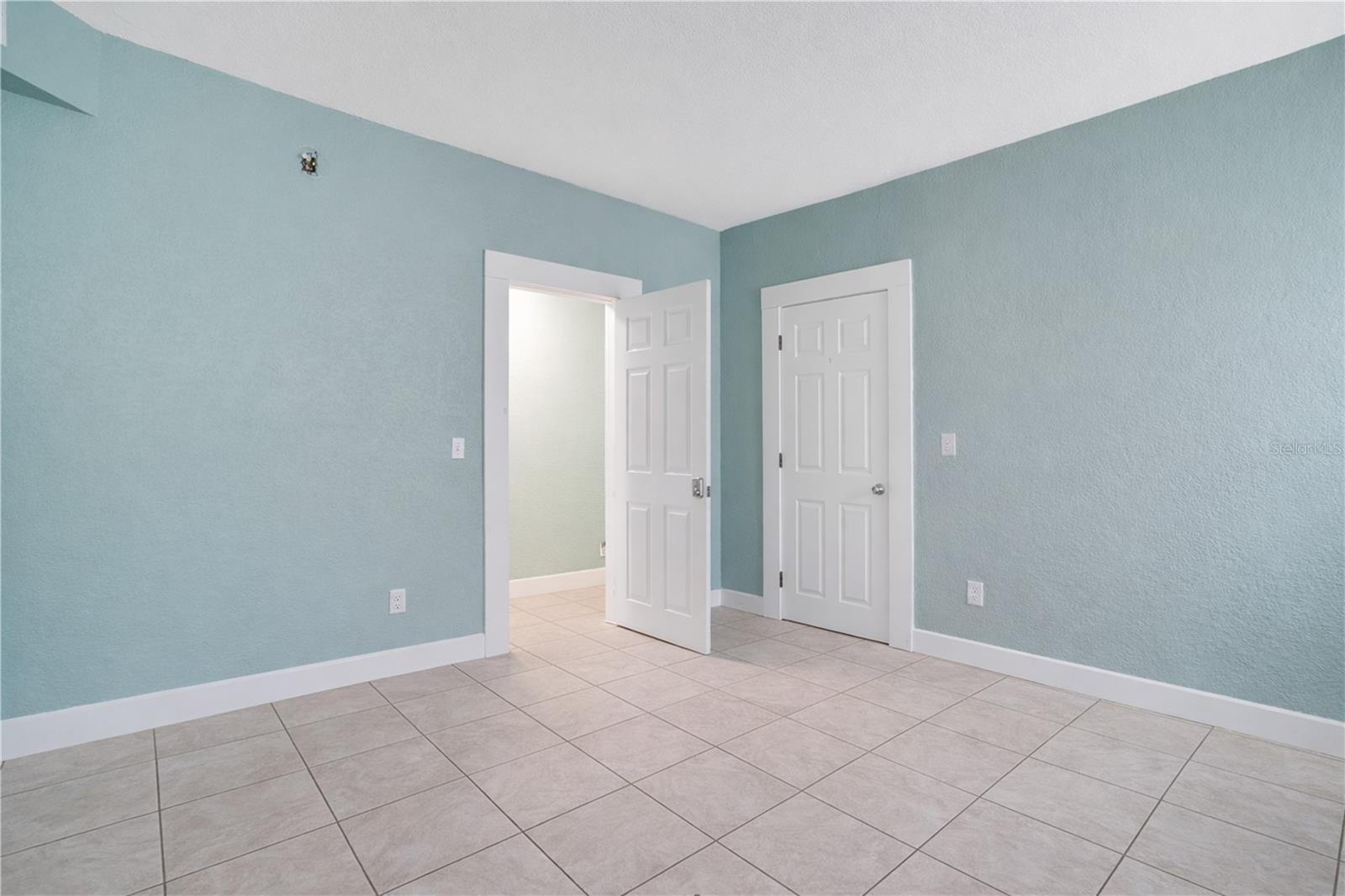 Listing photo id 5 for 316 Columbus Drive