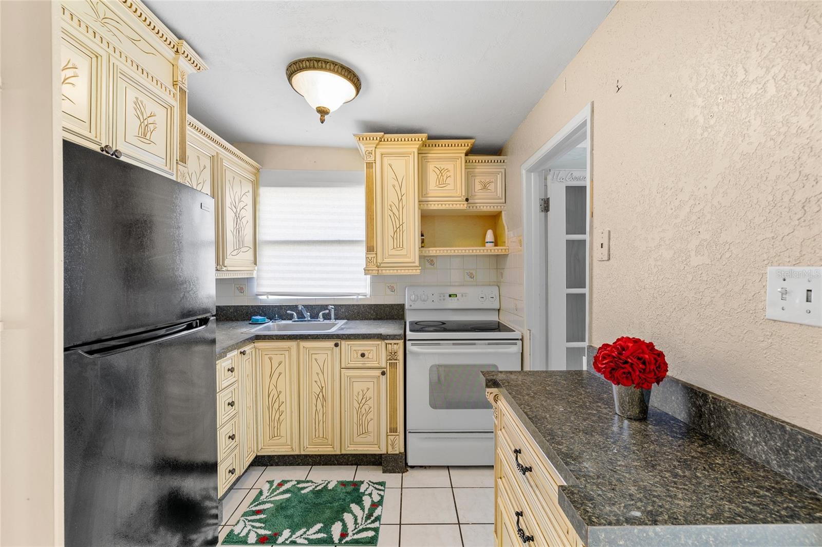 Image 13 of 29 For 10473 113th Avenue