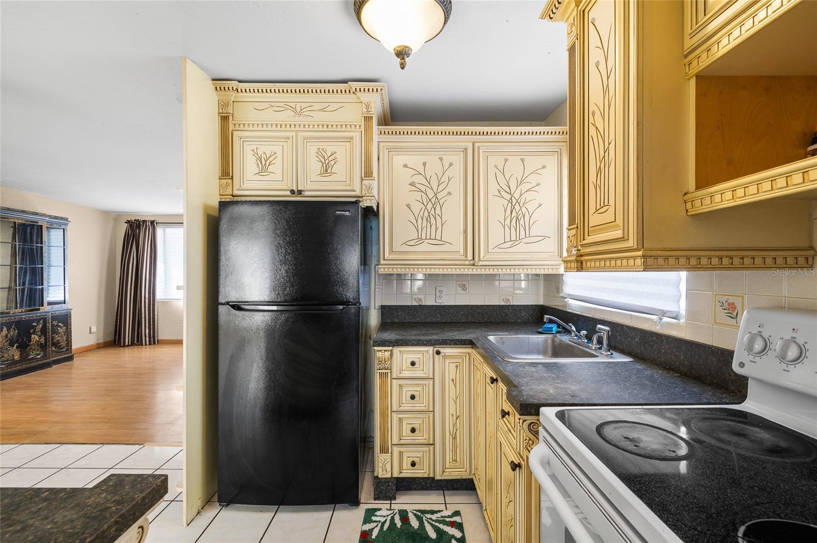 Image 14 of 29 For 10473 113th Avenue