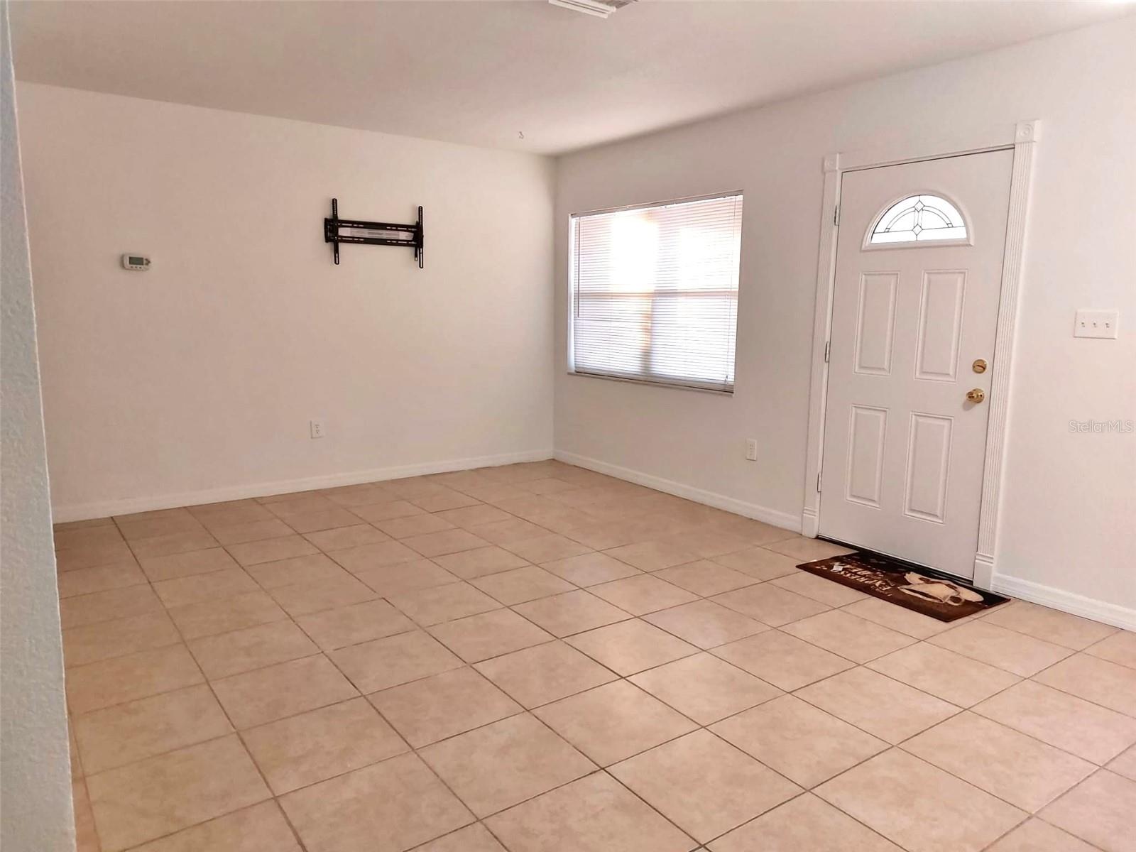 Image 10 of 41 For 2136 Rambla Street