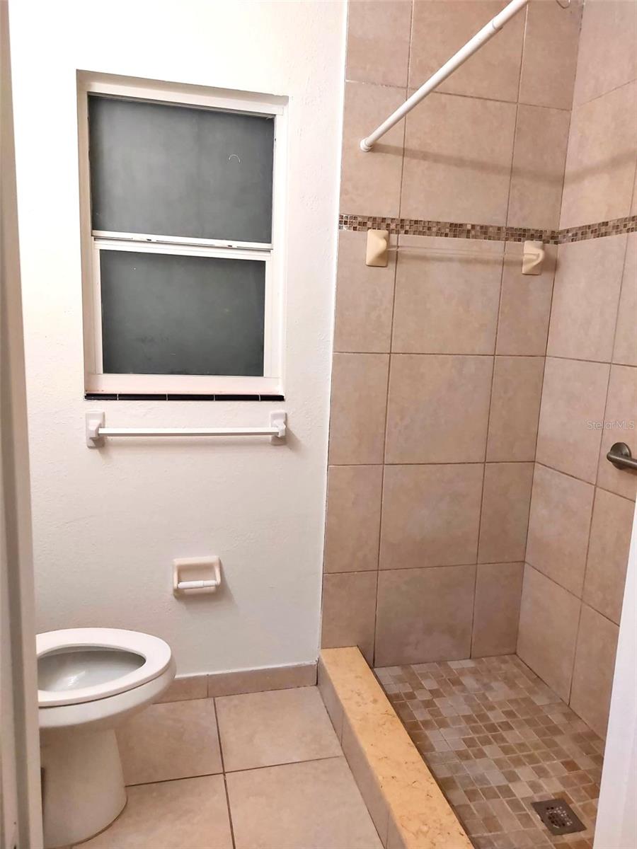 Image 17 of 41 For 2136 Rambla Street