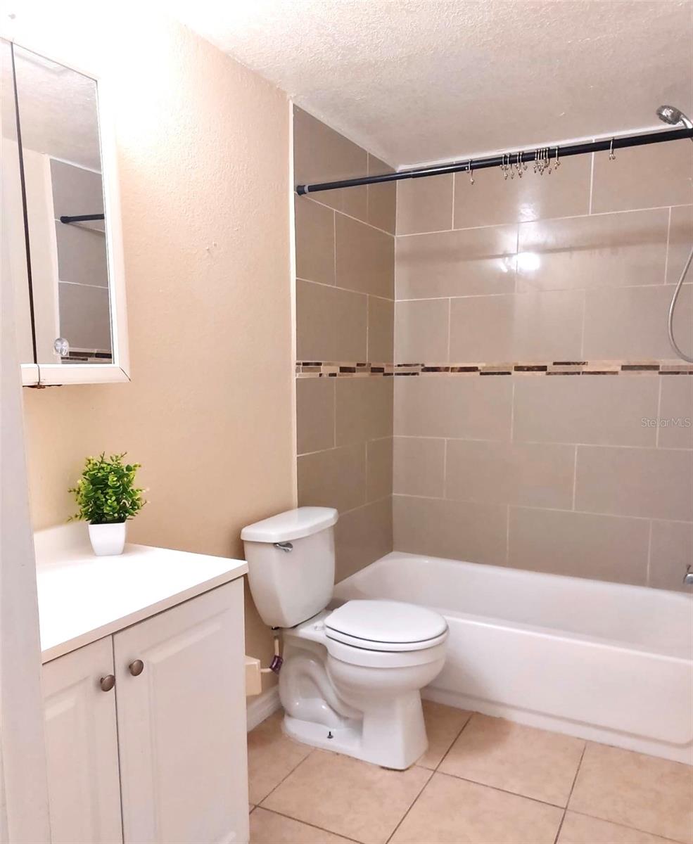 Image 23 of 41 For 2136 Rambla Street