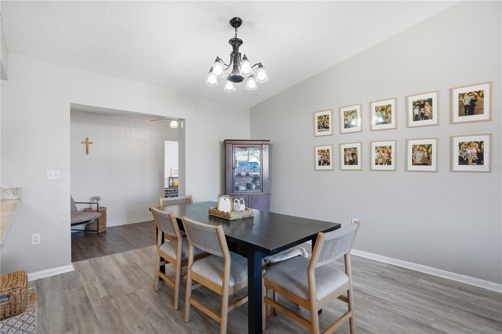 Image 21 of 47 For 4236 Bayridge Court