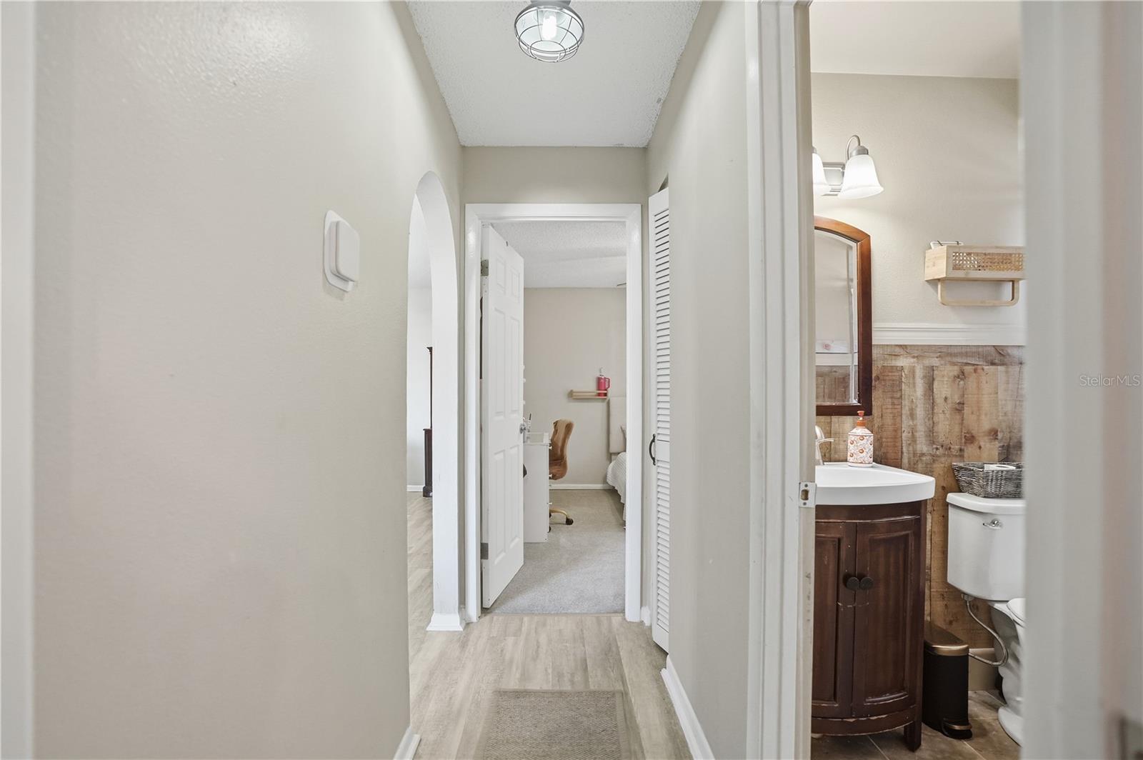 Image 33 of 47 For 4236 Bayridge Court