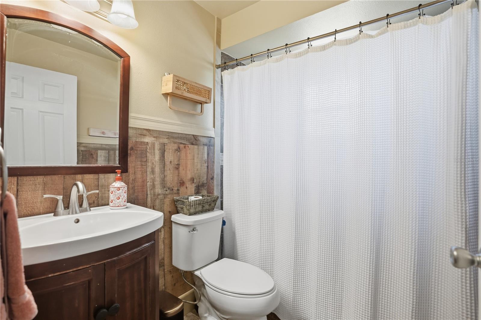 Image 34 of 47 For 4236 Bayridge Court