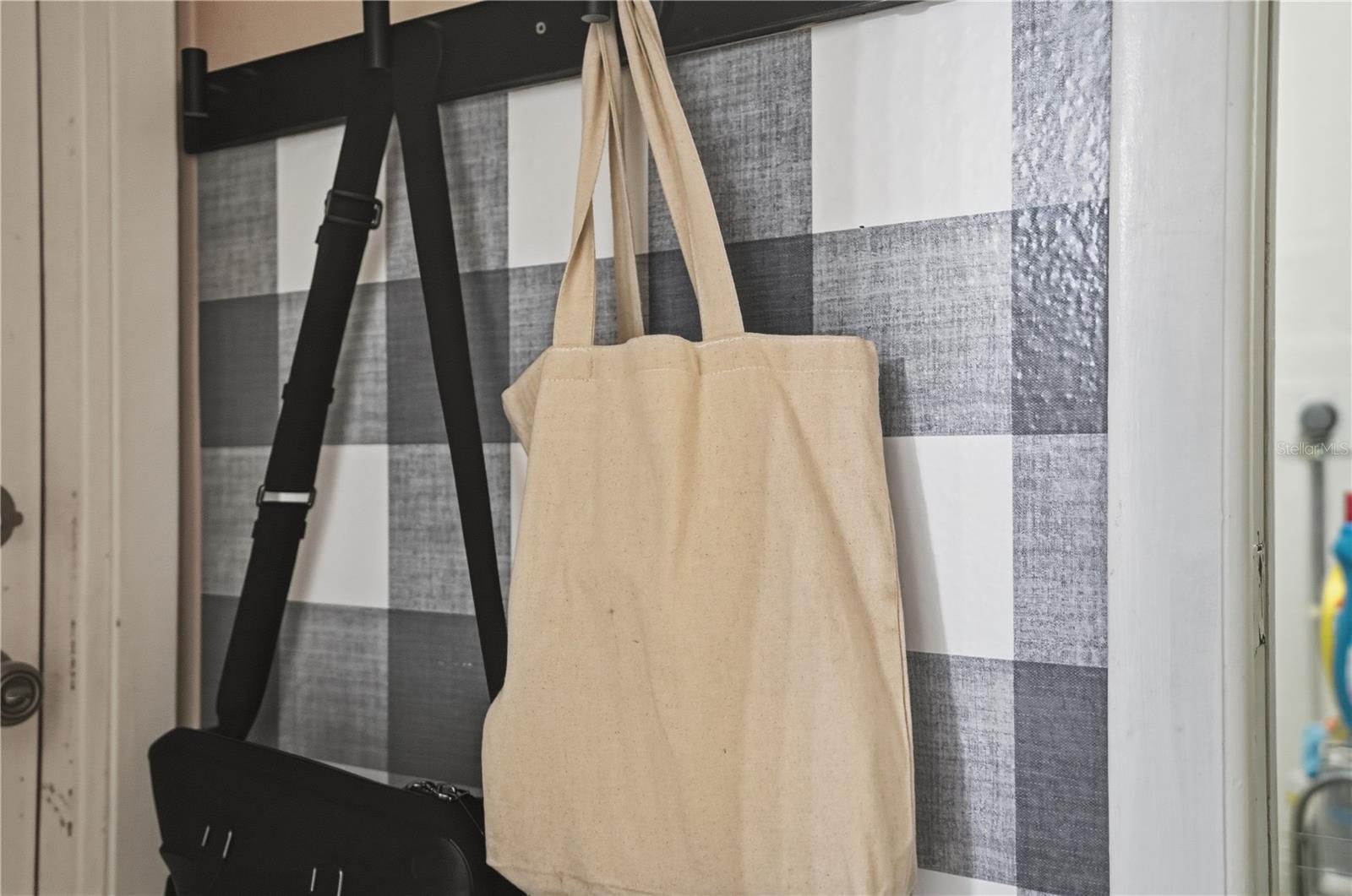 Image 43 of 47 For 4236 Bayridge Court