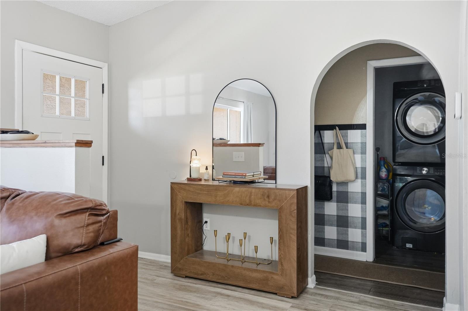 Image 8 of 47 For 4236 Bayridge Court