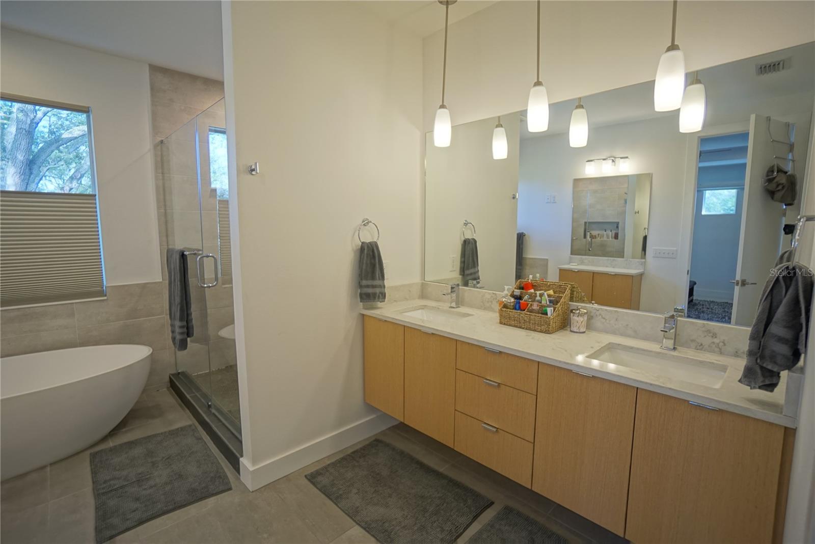 Image 14 of 24 For 209 Trask Street