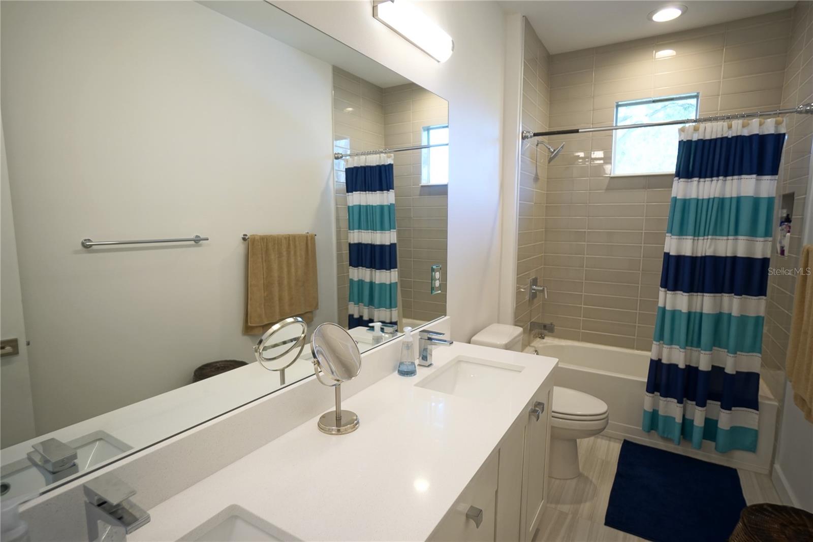 Image 15 of 24 For 209 Trask Street