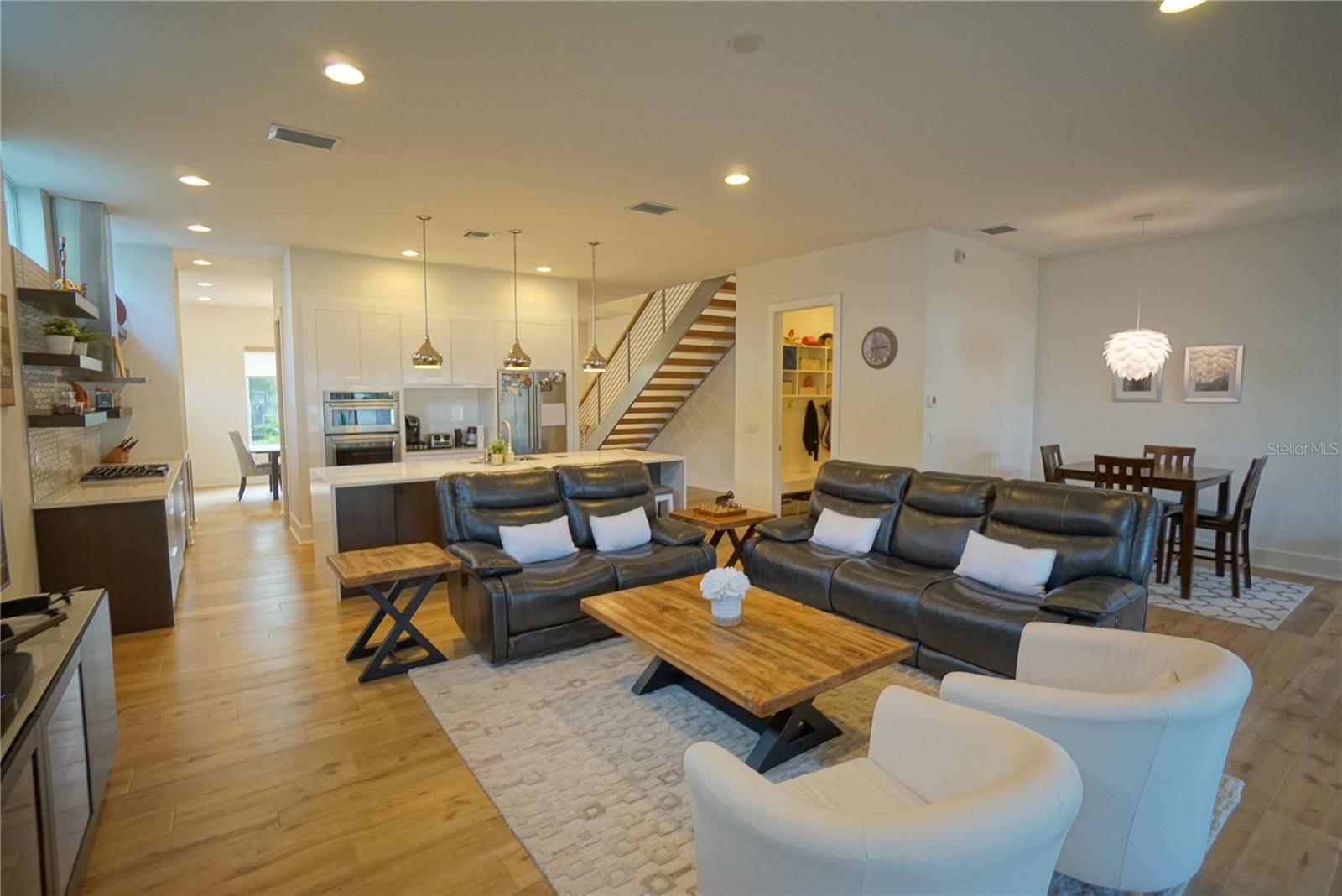 Image 3 of 24 For 209 Trask Street