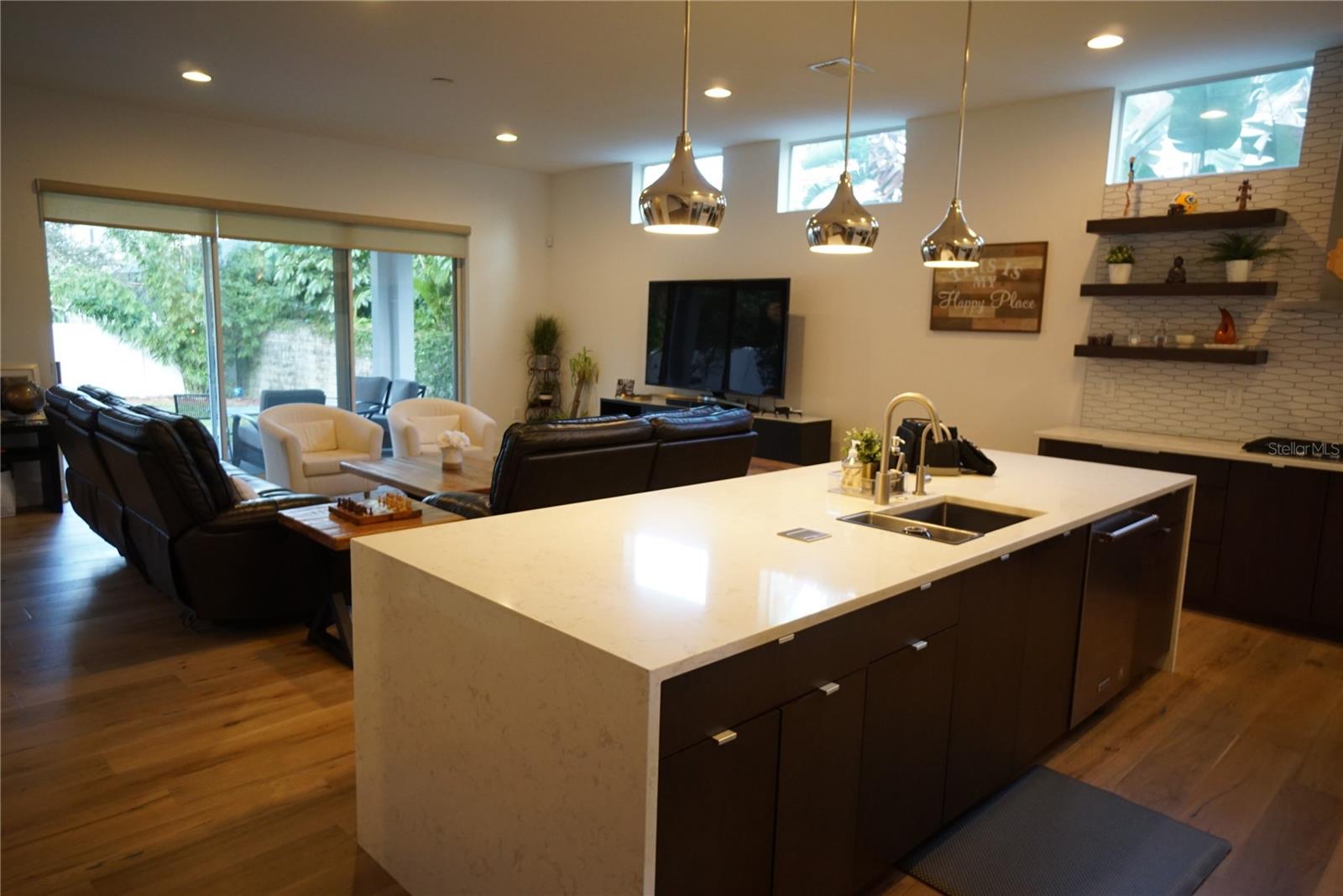 Image 4 of 24 For 209 Trask Street