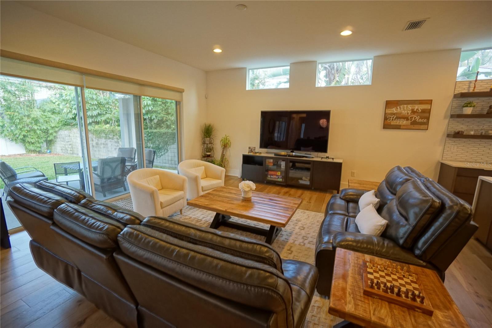 Image 7 of 24 For 209 Trask Street