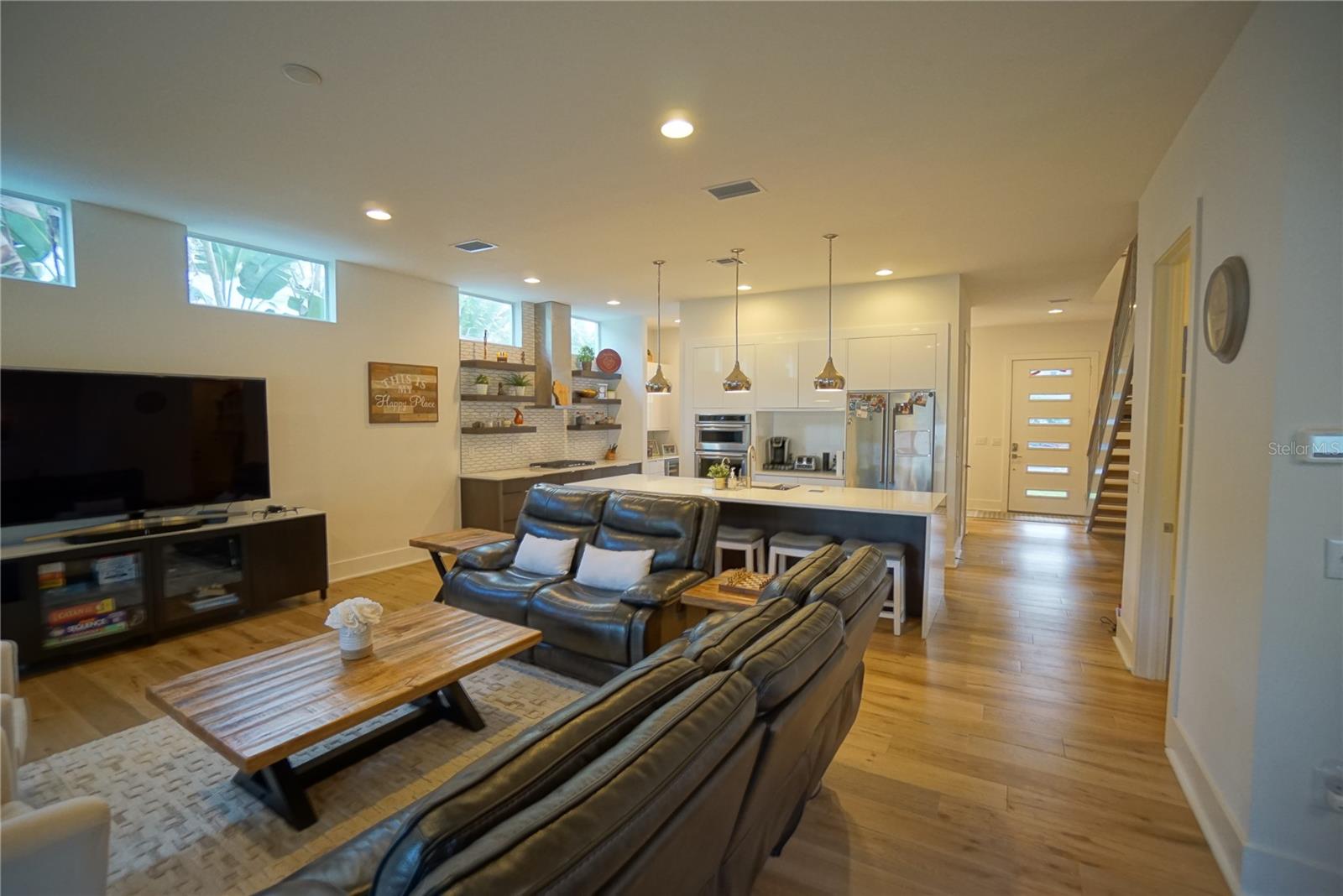 Image 8 of 24 For 209 Trask Street