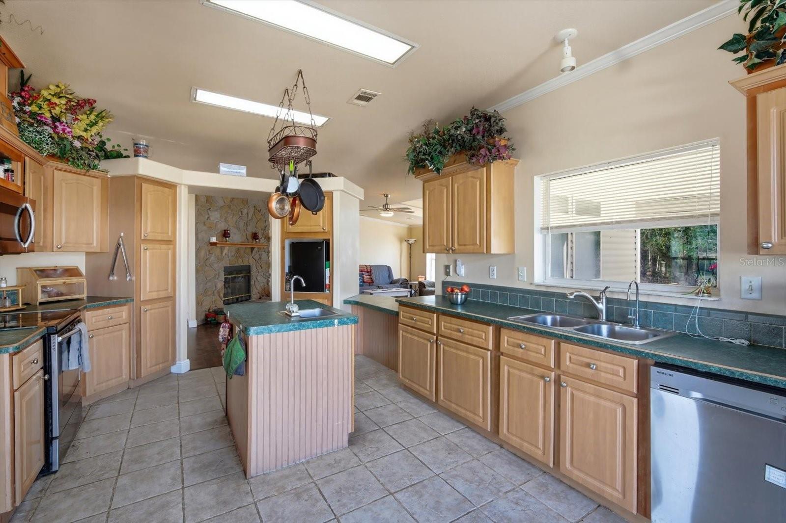 Image 6 of 38 For 13117 Hexam Road