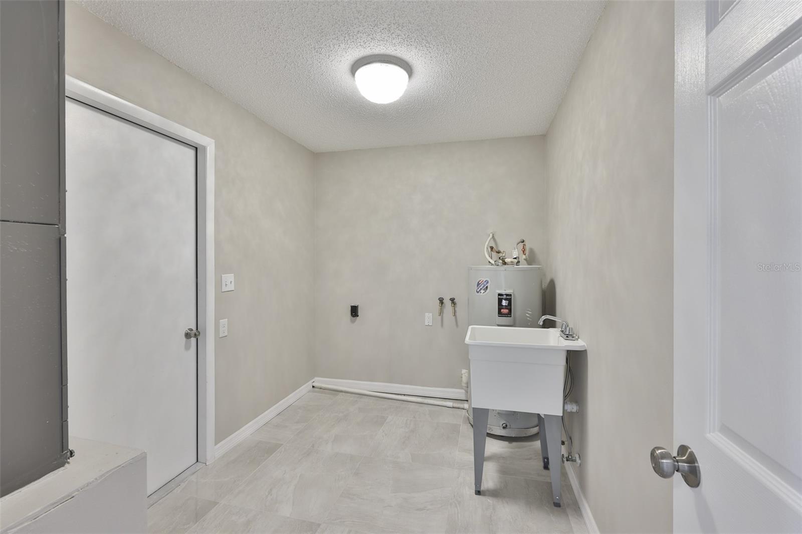 Image 26 of 55 For 6523 King Palm Way