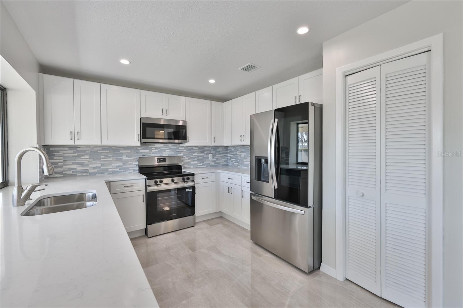 Image 32 of 55 For 6523 King Palm Way