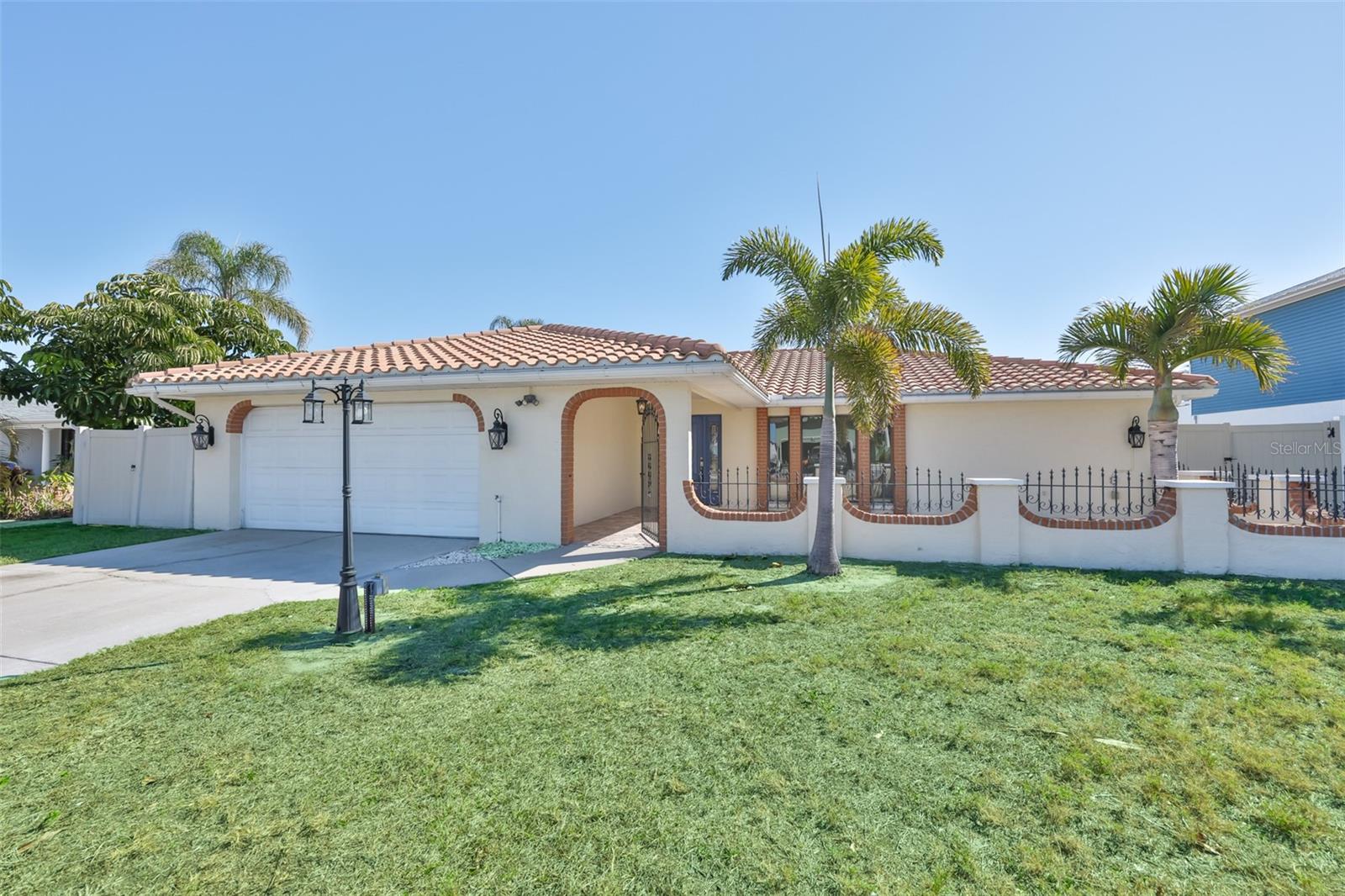 Image 7 of 55 For 6523 King Palm Way