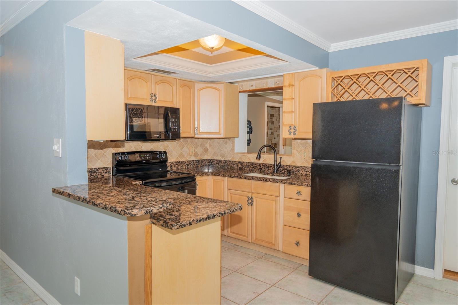 Image 10 of 40 For 619 Garland Street N