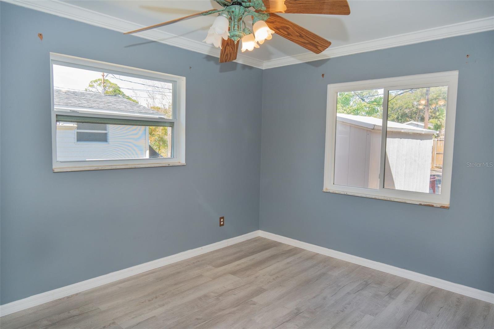 Image 14 of 40 For 619 Garland Street N