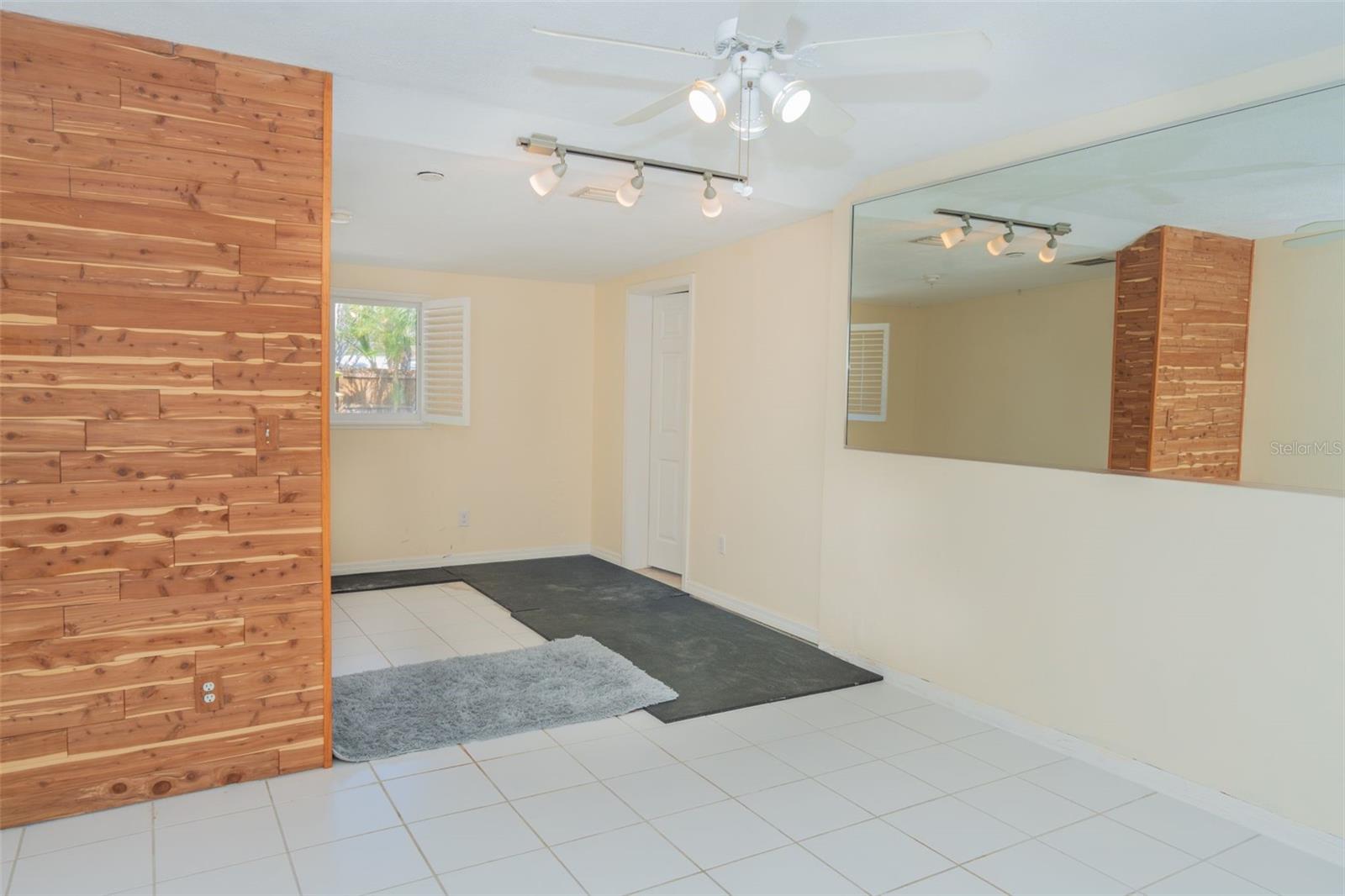 Image 16 of 40 For 619 Garland Street N