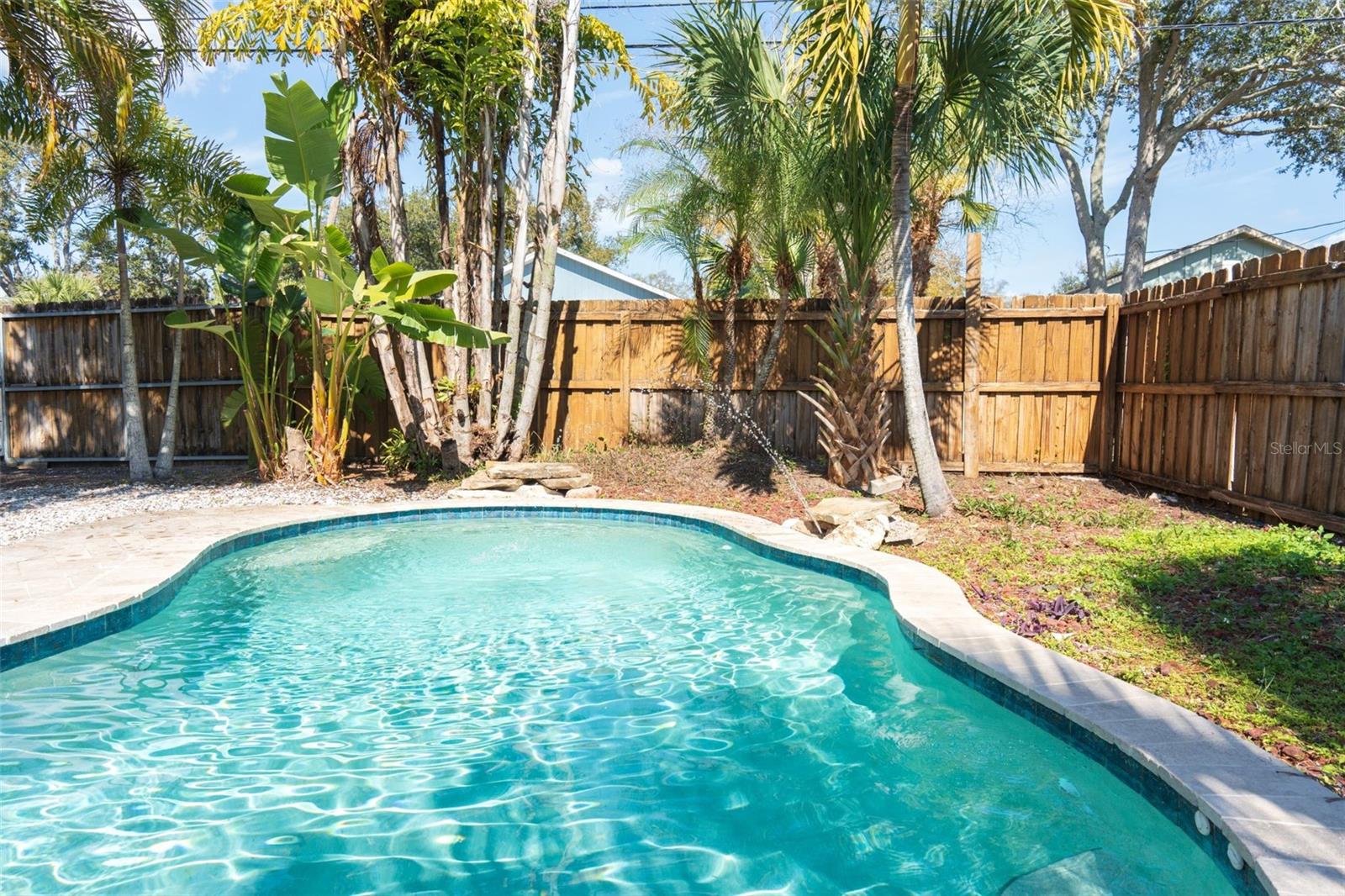 Image 36 of 40 For 619 Garland Street N