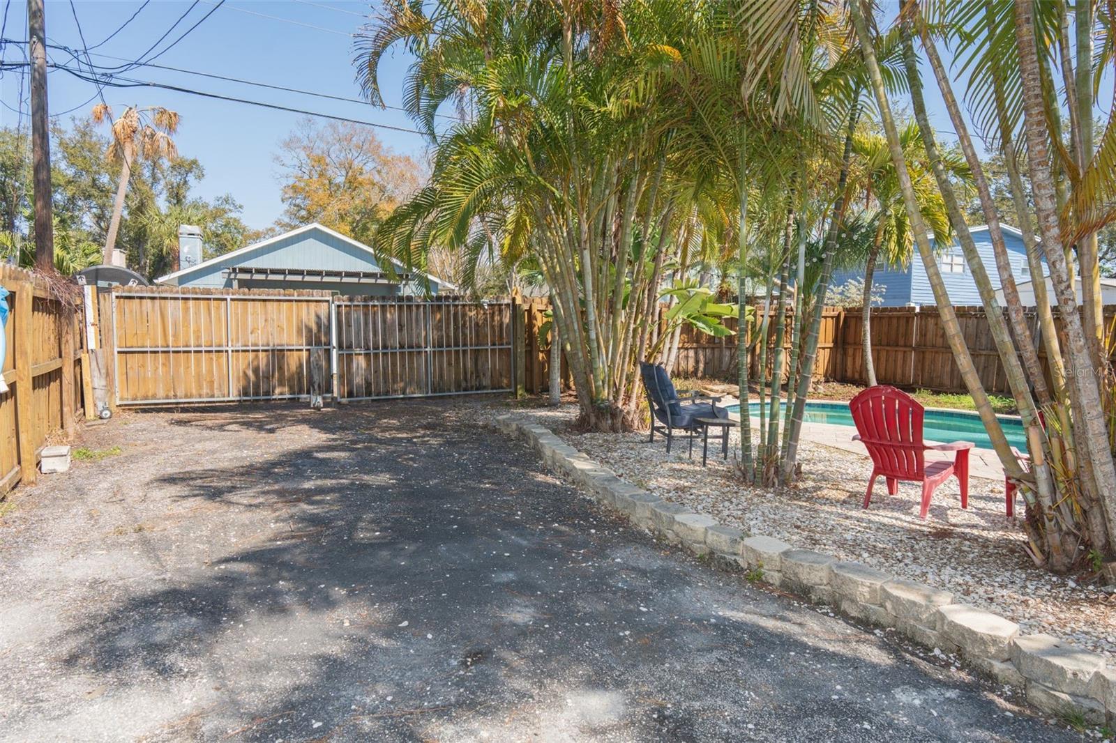 Image 37 of 40 For 619 Garland Street N