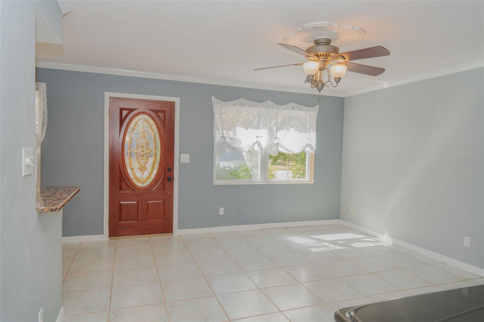 Image 8 of 40 For 619 Garland Street N