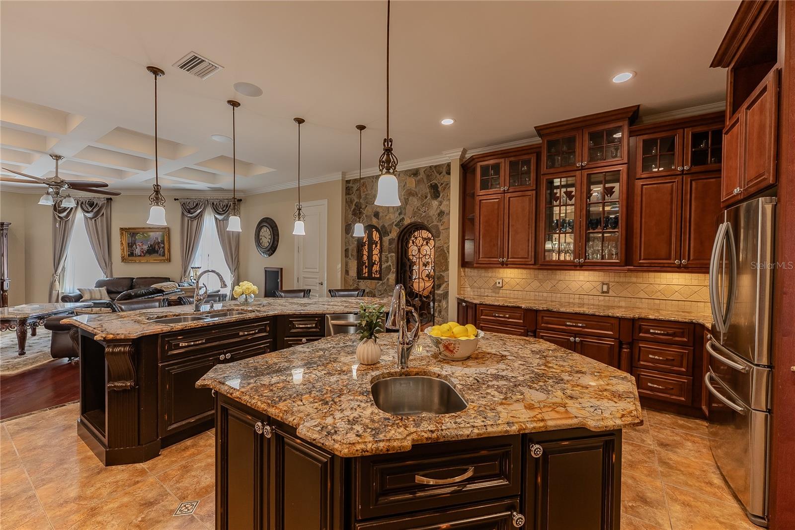 Image 5 of 62 For 3341 Gulf Boulevard