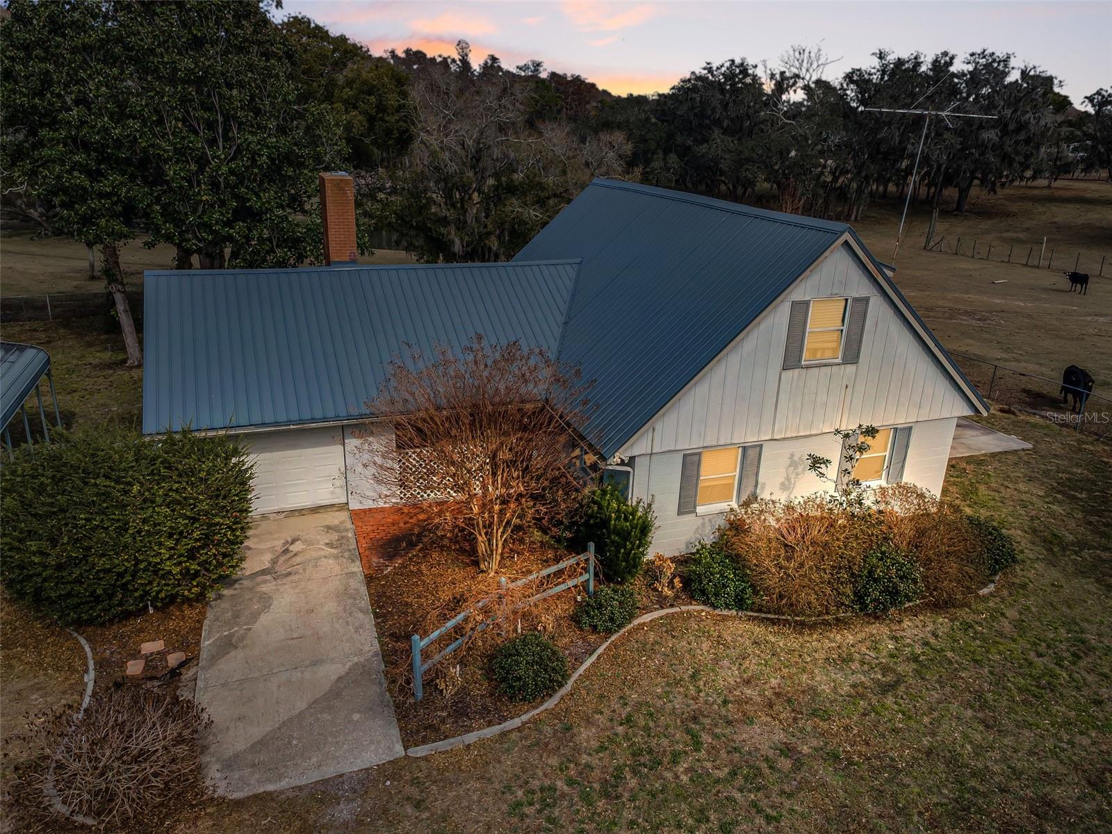 Listing photo id 1 for 7230 Old Homestead Road