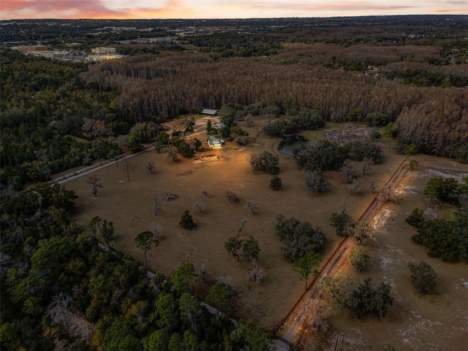 Listing photo id 2 for 7230 Old Homestead Road