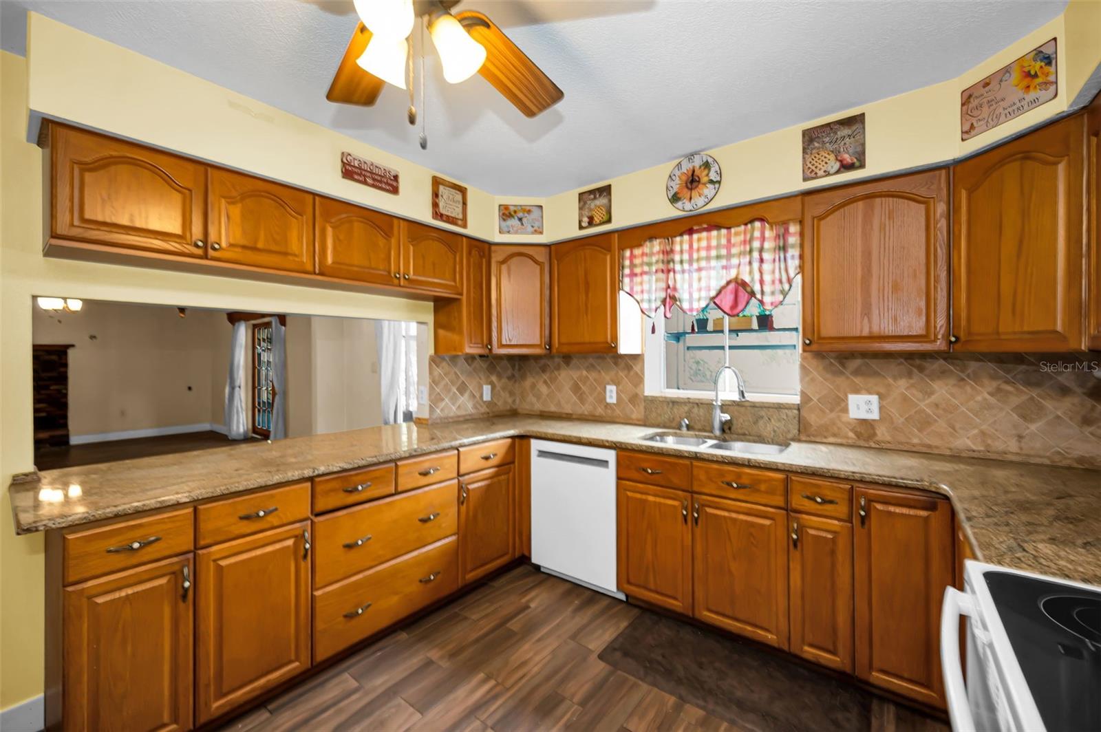 Listing photo id 39 for 7230 Old Homestead Road