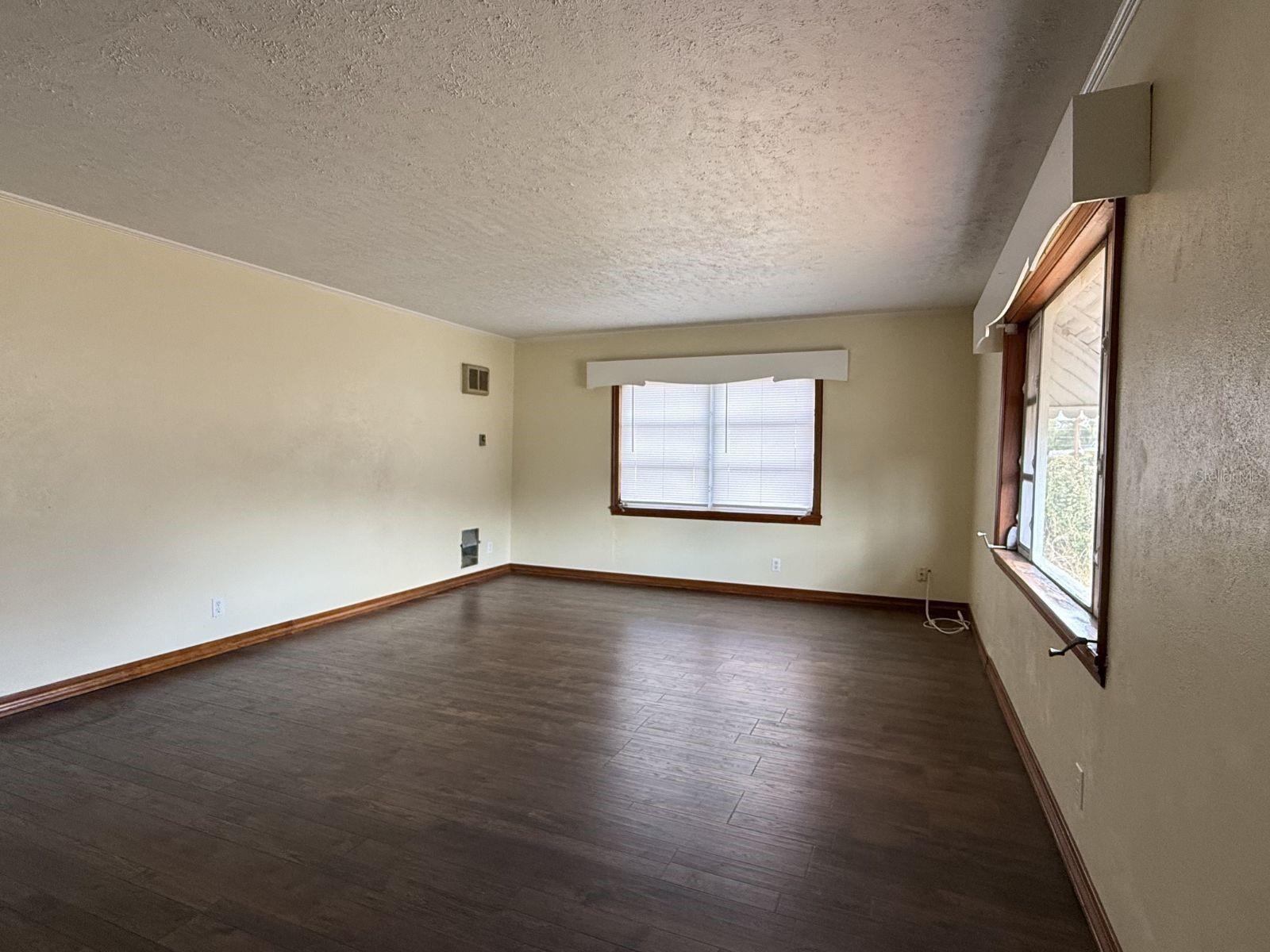 Image 4 of 32 For 13725 10th Street