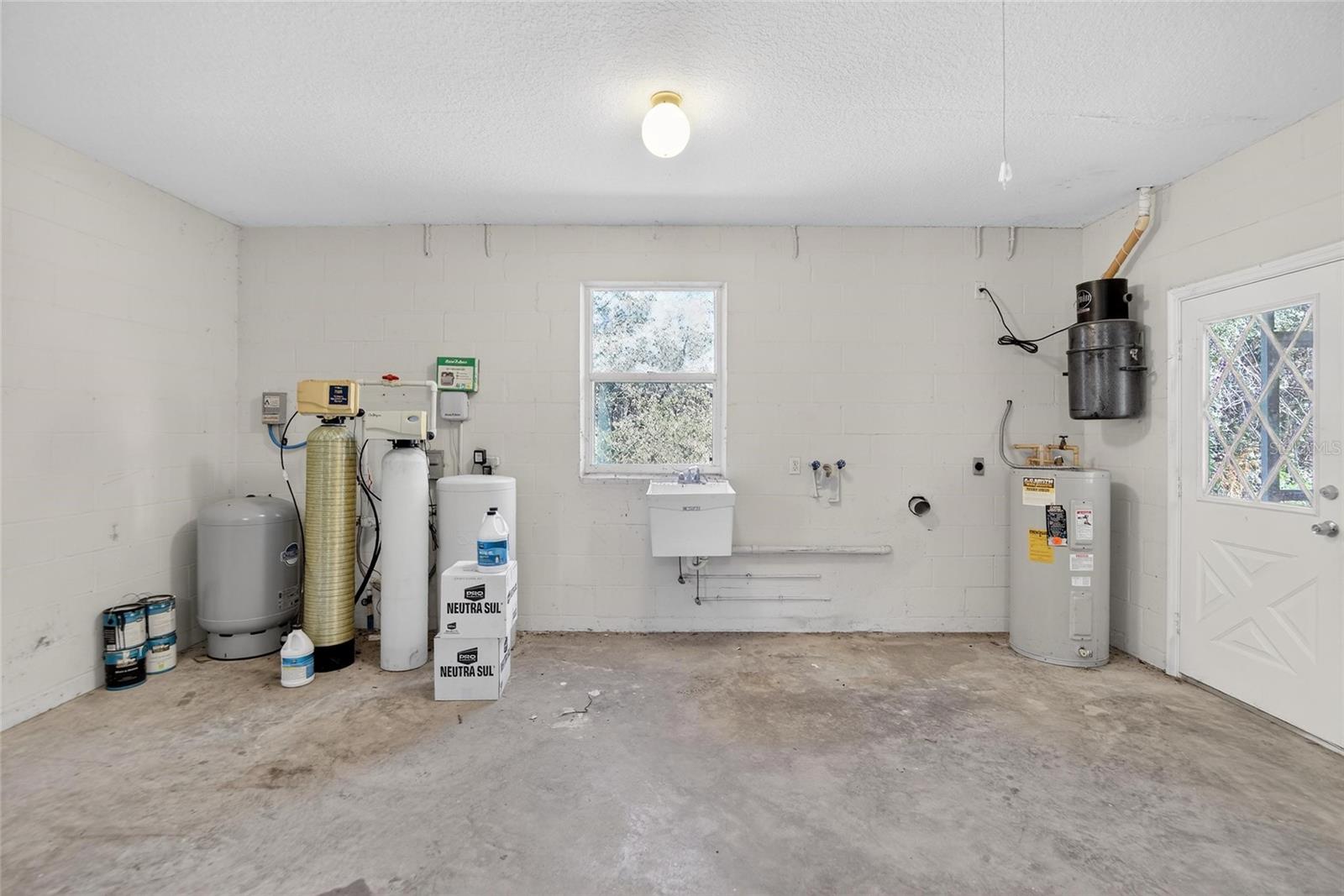 Image 32 of 45 For 11304 Balm Riverview Road