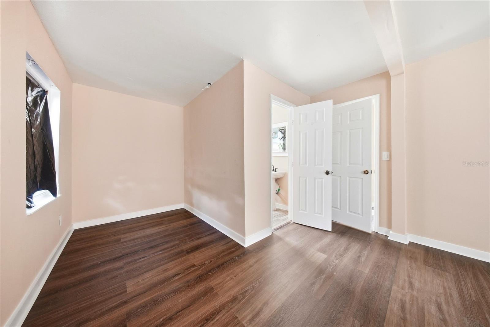 Image 20 of 39 For 514 Morgan Street