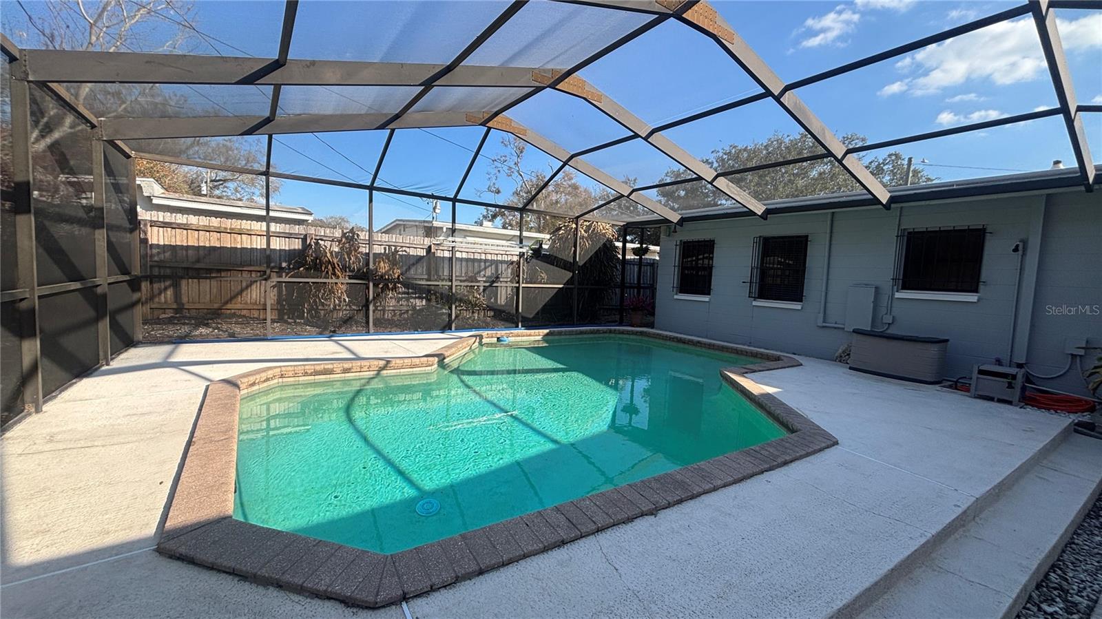 Image 19 of 25 For 2002 Robson Street