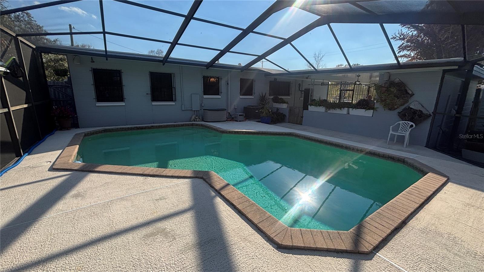 Image 3 of 25 For 2002 Robson Street