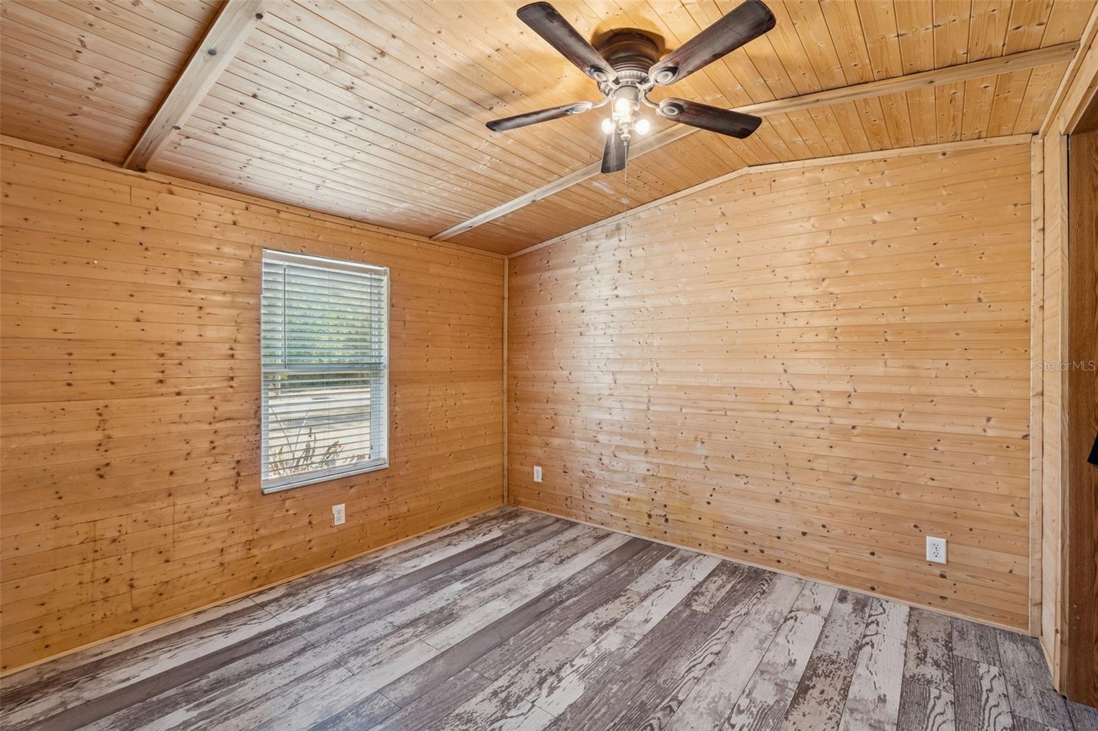 Image 10 of 100 For 6411 Holloman Creek Court